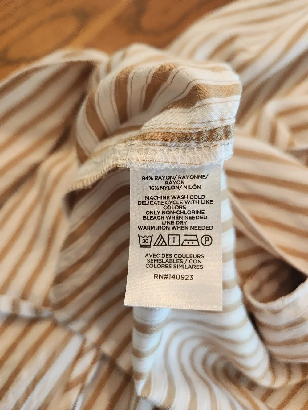 NEW Loft Beige Striped Top with Asymmetrical Tie Size Medium - Picture 7 of 7